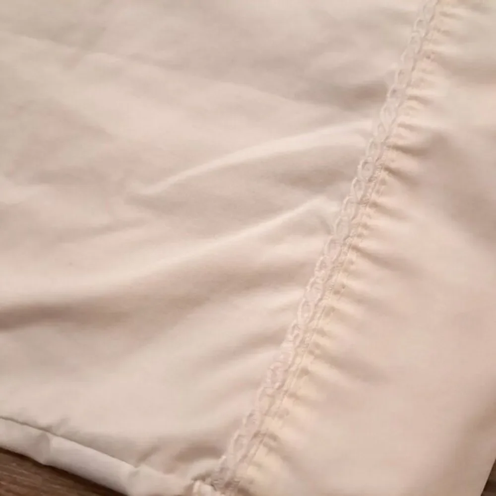 Vintage Cannon King pillowcase embroidered swirl trim ivory off white‎ cream
